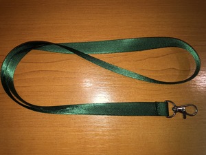 Névkitűző nyakpánt (passztartó) '15-20mm, ripsz' karikával, felirat nélkül, zöld színben, kulcskarikával