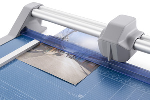 Vágógép Dahle 552 körkéses asztalméret: 705x360mm