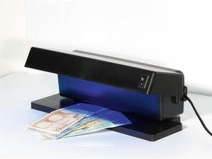 Bankjegyvizsgáló DL-103 2x6W UV cső 220V