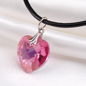 Nyaklánc, szív alakú Swarovski kristállyal, rózsaszín 18mm