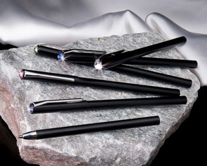 Golyóstoll 'MADE WITH SWAROVSKI ELEMENTS', fekete, mágneses, fehér kristállyal díszítve 14cm