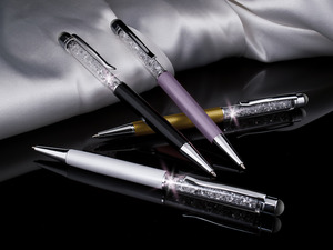 Golyóstoll 'MADE WITH SWAROVSKI ELEMENTS', krémfehér, felül fehér kristályokkal töltve, TOUCH, 14cm