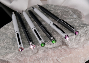 Golyóstoll 'MADE WITH SWAROVSKI ELEMENTS', fehér, SLIM, tavasz zöld kristállyal 13cm  ÚJ!